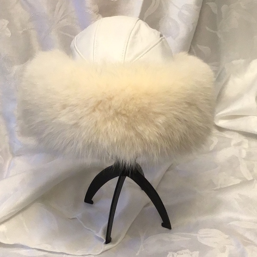 Genuine ABC FUR Polar Fox Leather Hat. OS White leather.  Quilted inside liner.